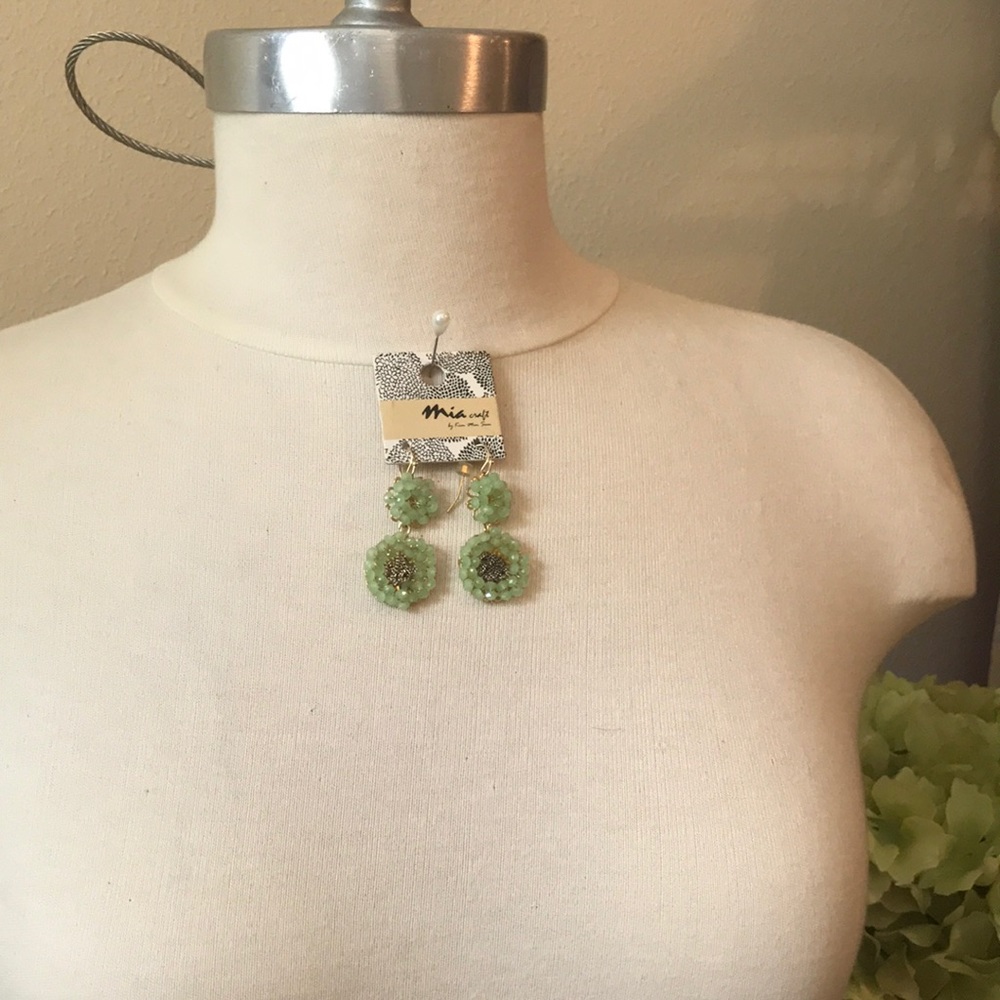 Green Crystal Stone Earrings 💜